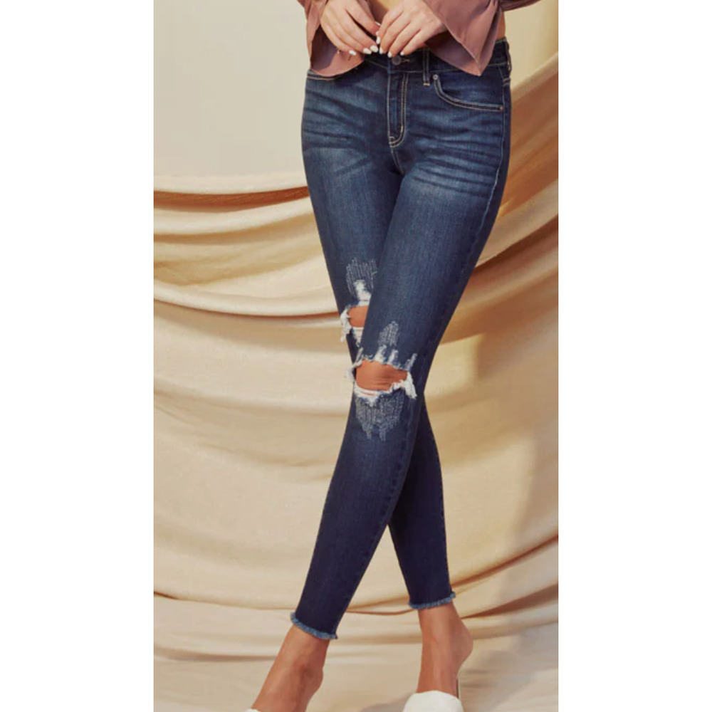 KanCan Cassandra Mid Rise Super Skinny Jeans Womens 3/25 Distressed Knee Denim